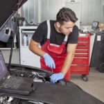 Kraftfahrzeug&shy;mechatroniker (m/w/d)